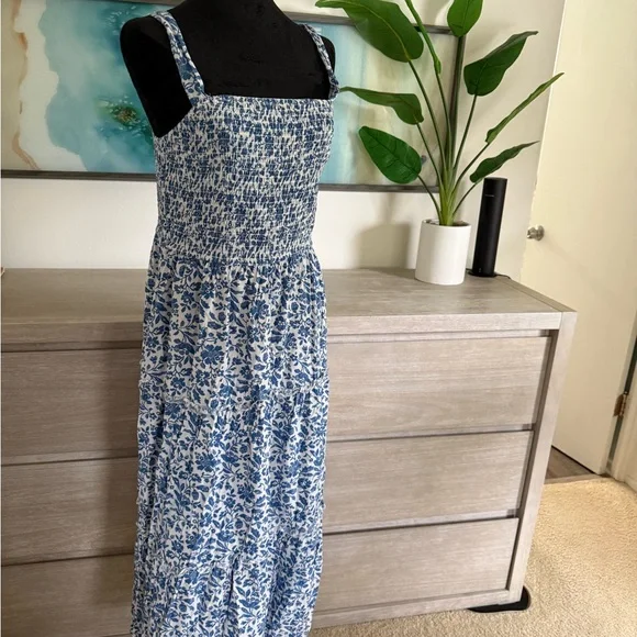 Elegant Navy Blue Women's Dress - Picture 13 of 14